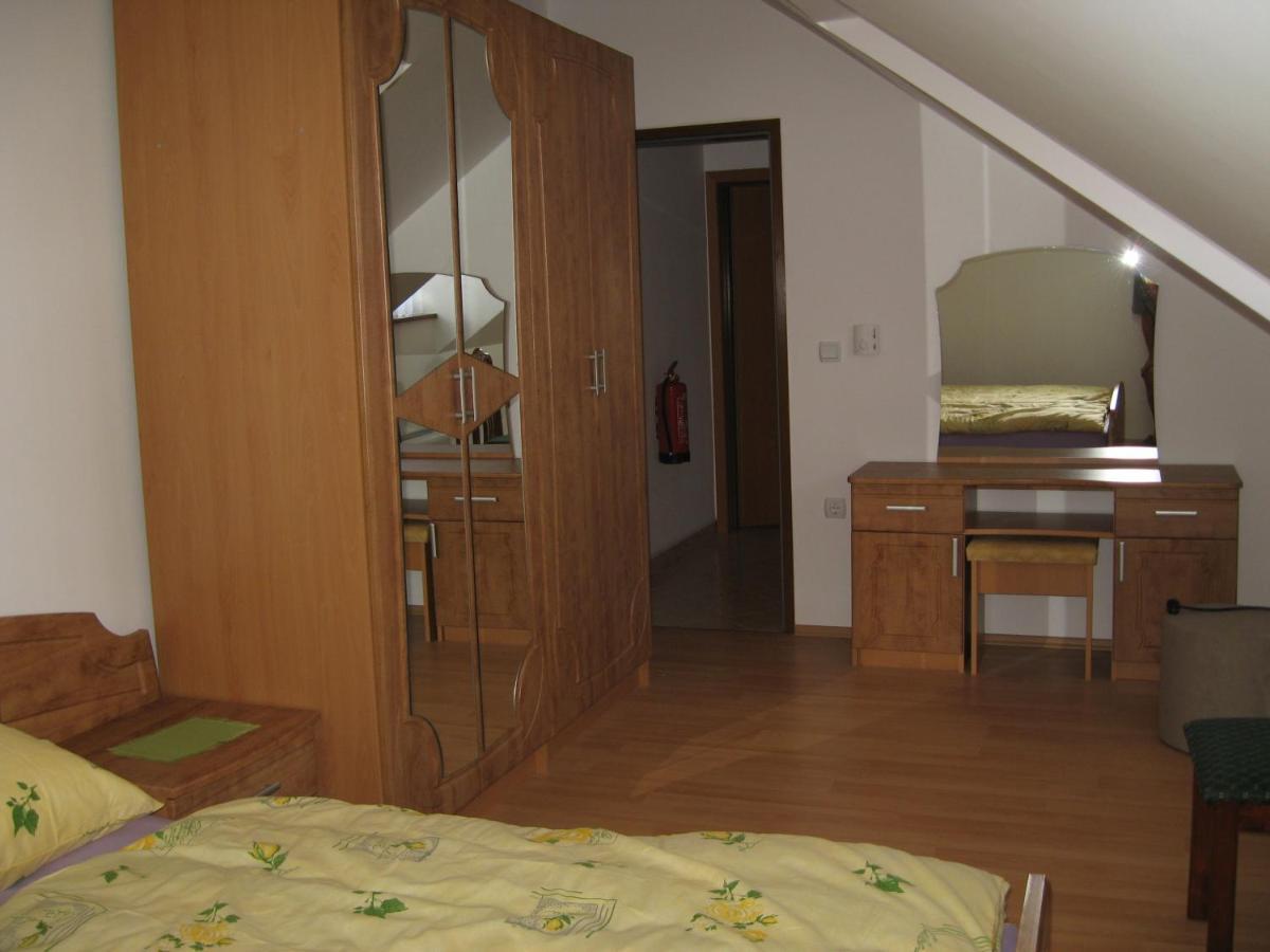 Apartments - Turisticna Kmetija Vrbnjak リュトメル エクステリア 写真
