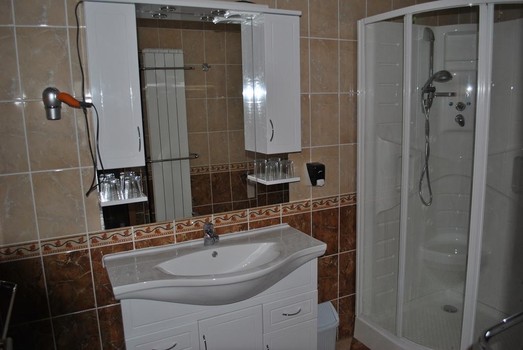 Apartments - Turisticna Kmetija Vrbnjak リュトメル 部屋 写真